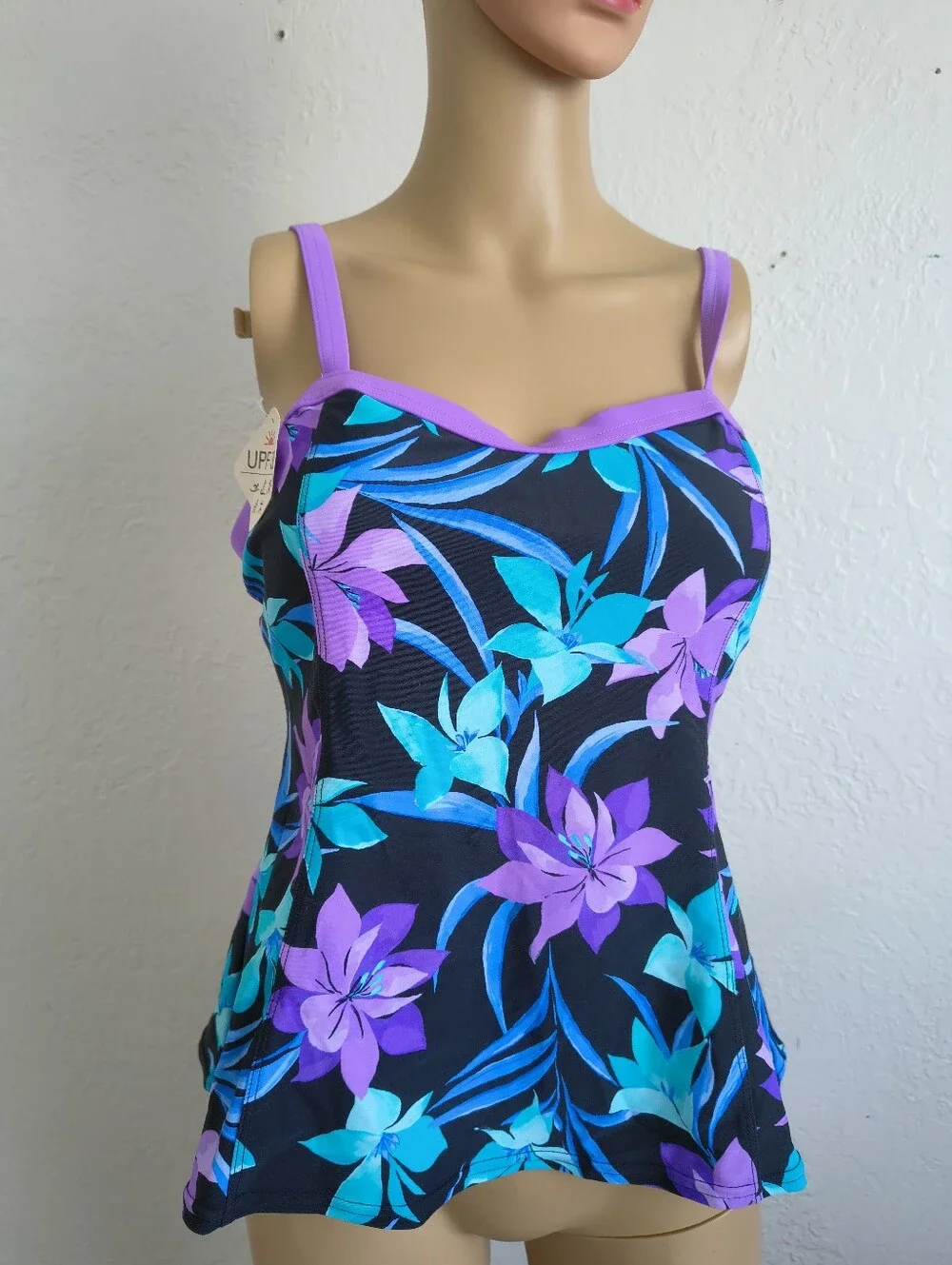 Women's Swimwear Lot One-Piece Swimsuit Floral Tankini Bikini Separates Size M.